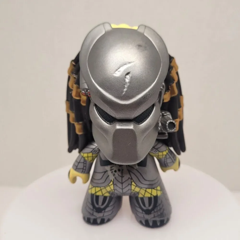 Titan Merchandise AVP Scar Predator 4.5